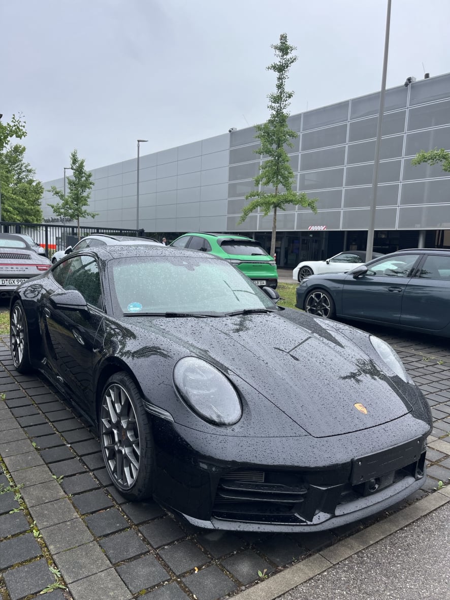 Porsche 911 Carrera, 2025